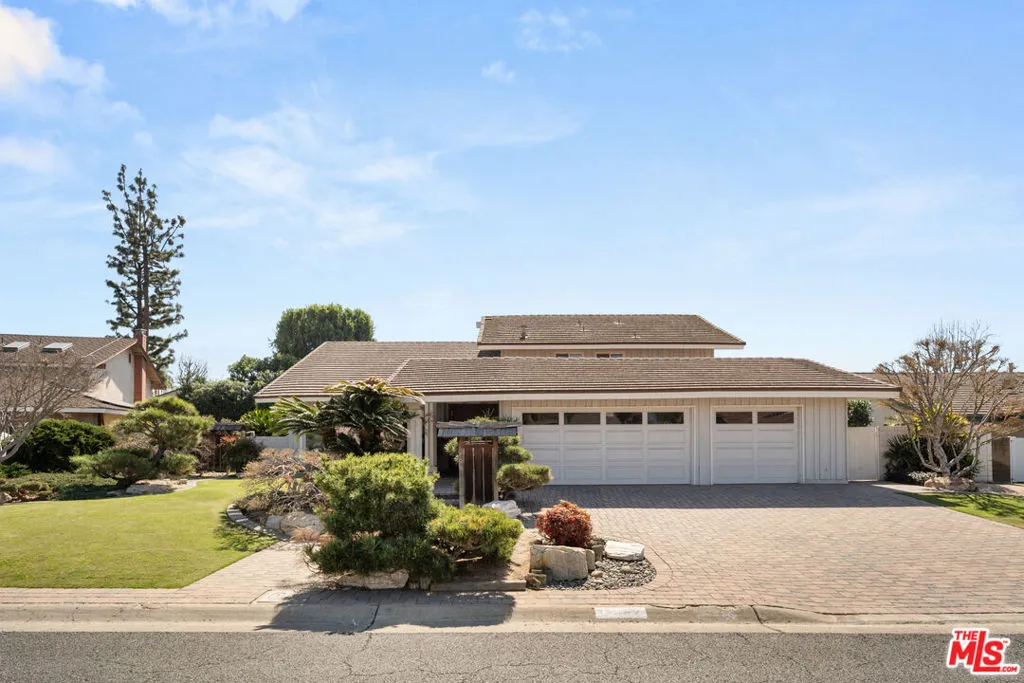 Villa Park, California 92861, United States, 4 Bedrooms Bedrooms, ,3 BathroomsBathrooms,Residential,Active,176933