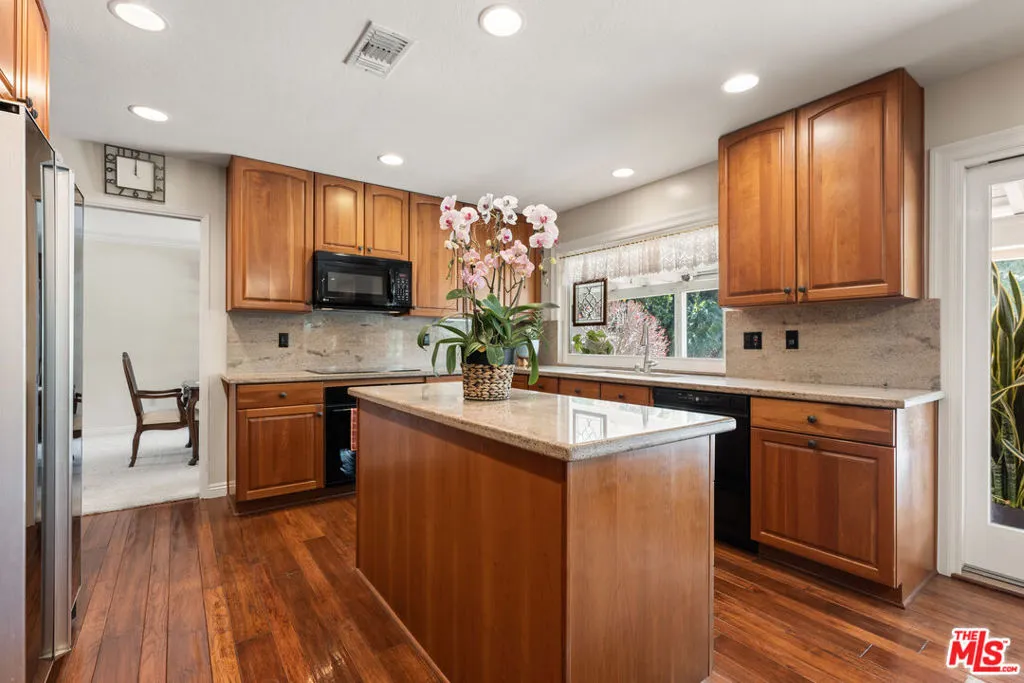 Villa Park, California 92861, United States, 4 Bedrooms Bedrooms, ,3 BathroomsBathrooms,Residential,Active,176933