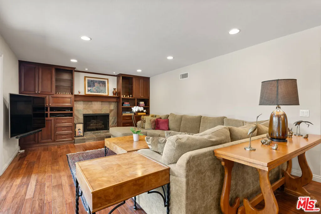 Villa Park, California 92861, United States, 4 Bedrooms Bedrooms, ,3 BathroomsBathrooms,Residential,Active,176933