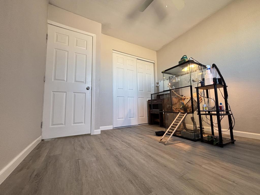 76434 Encanto Drive