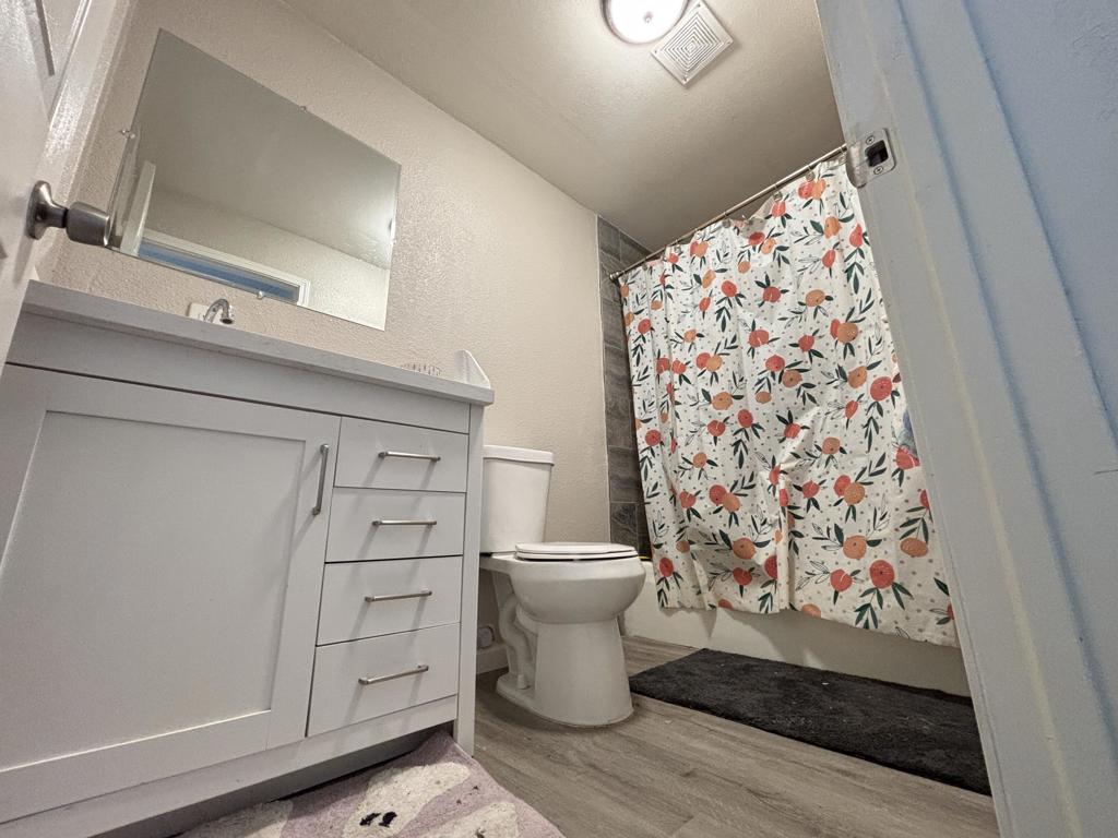 76434 Encanto Drive