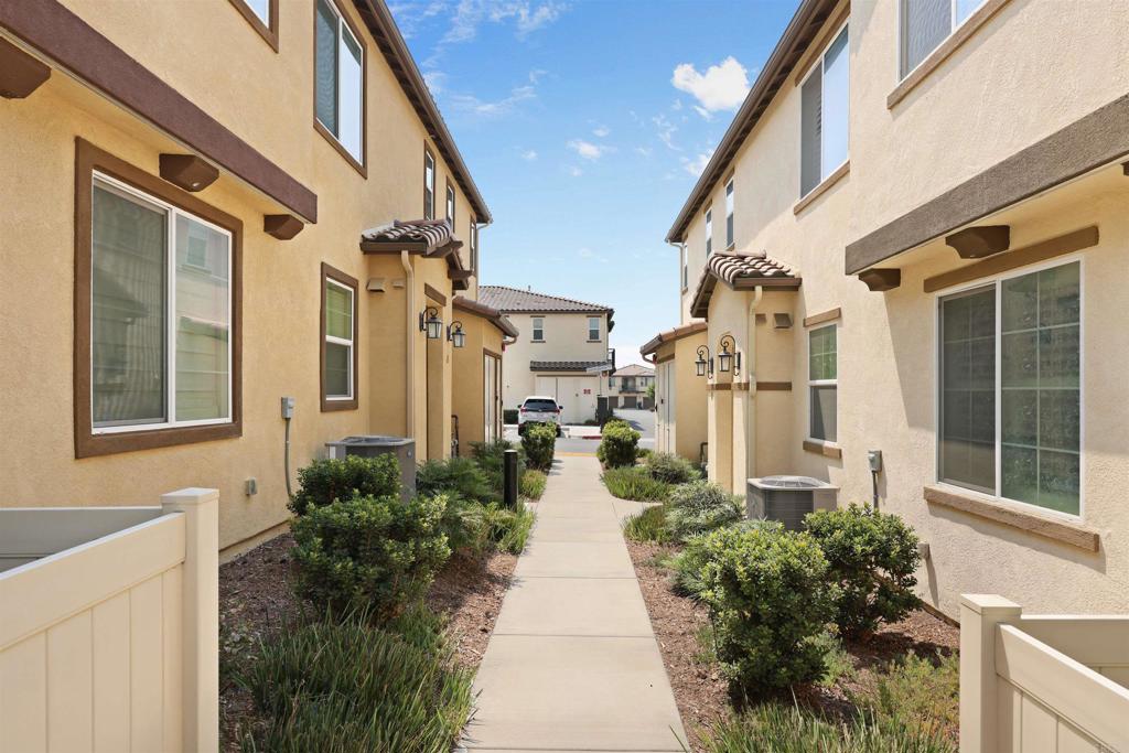1282 Santa Victoria Rd 1