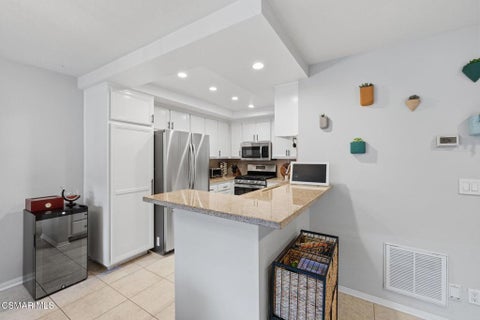 Tiny photo for 228 Hill Ranch Drive, Thousand Oaks, CA 91362 (MLS # 226004413)
