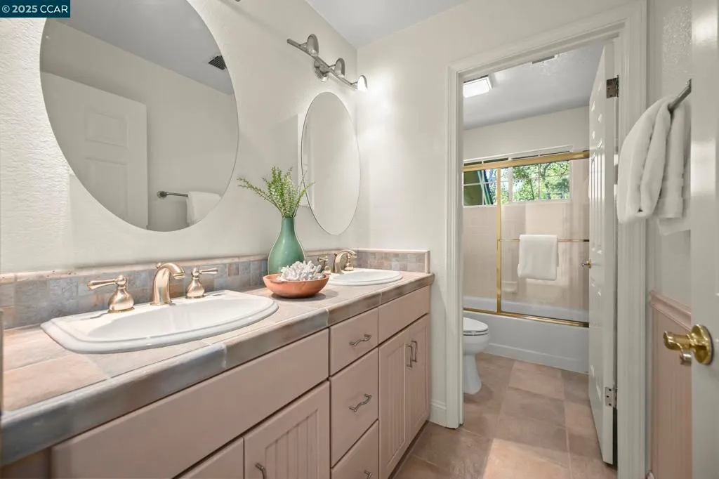 San Ramon, California 94582, United States, 4 Bedrooms Bedrooms, ,3 BathroomsBathrooms,Residential,Active,206810