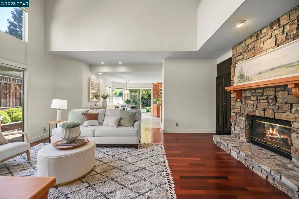 San Ramon, California 94582, United States, 4 Bedrooms Bedrooms, ,3 BathroomsBathrooms,Residential,Active,206810