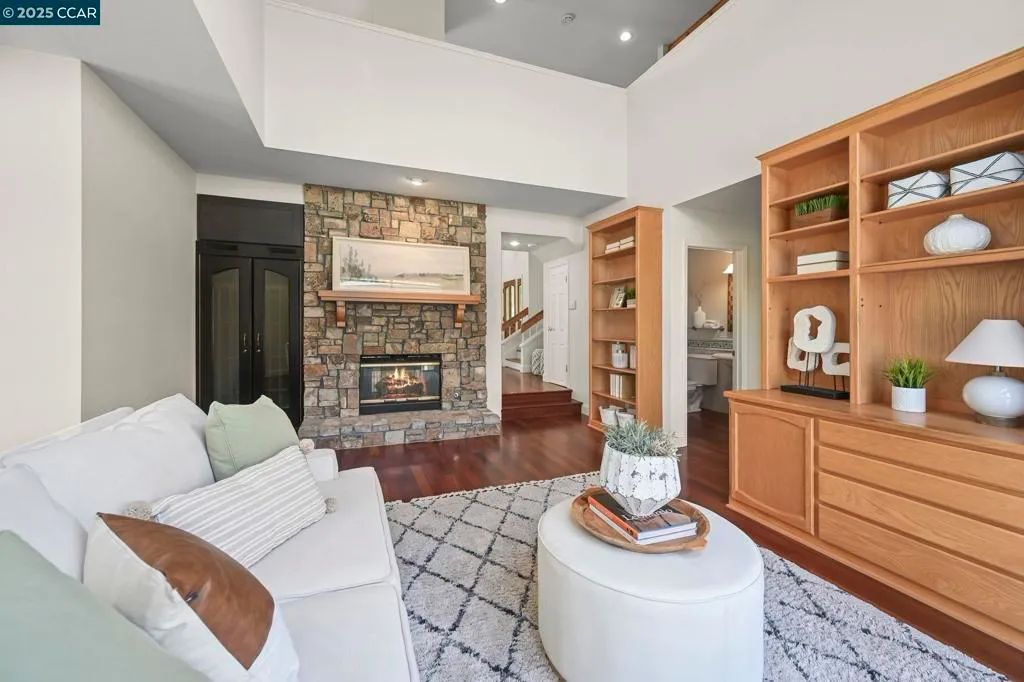 San Ramon, California 94582, United States, 4 Bedrooms Bedrooms, ,3 BathroomsBathrooms,Residential,Active,206810