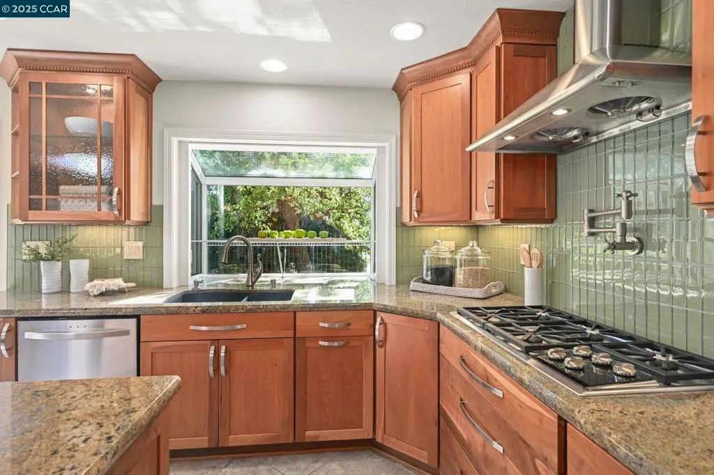 San Ramon, California 94582, United States, 4 Bedrooms Bedrooms, ,3 BathroomsBathrooms,Residential,Active,206810