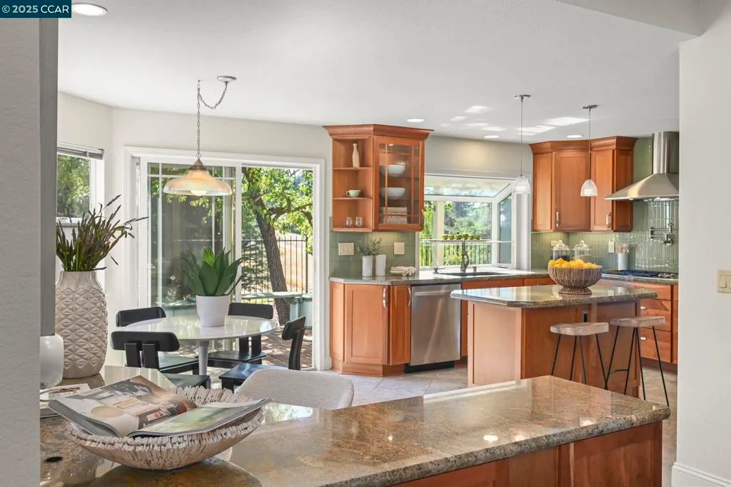 San Ramon, California 94582, United States, 4 Bedrooms Bedrooms, ,3 BathroomsBathrooms,Residential,Active,206810