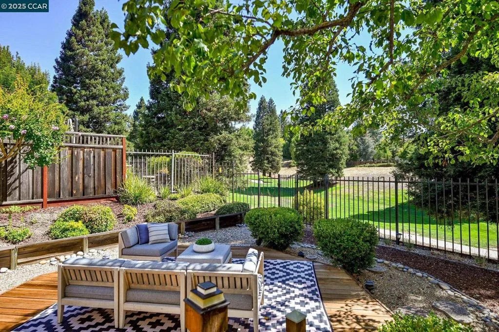 San Ramon, California 94582, United States, 4 Bedrooms Bedrooms, ,3 BathroomsBathrooms,Residential,Active,206810