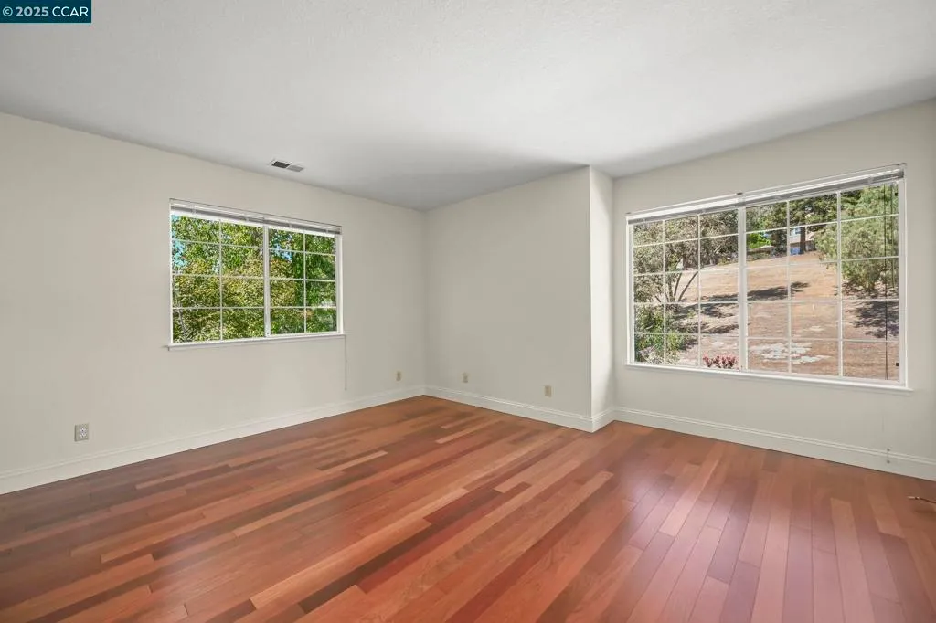 San Ramon, California 94582, United States, 4 Bedrooms Bedrooms, ,3 BathroomsBathrooms,Residential,Active,206810