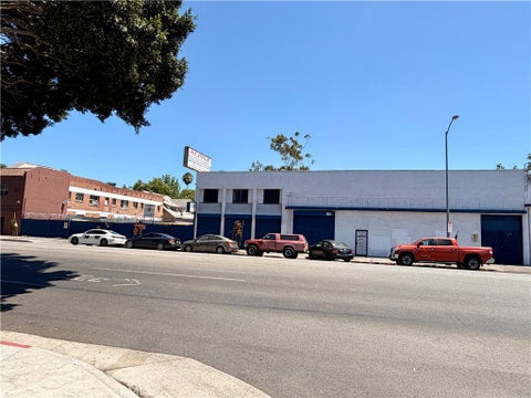 Photo of 2378 W Washington Boulevard, Los Angeles, CA 90018 (MLS # CV26141616)