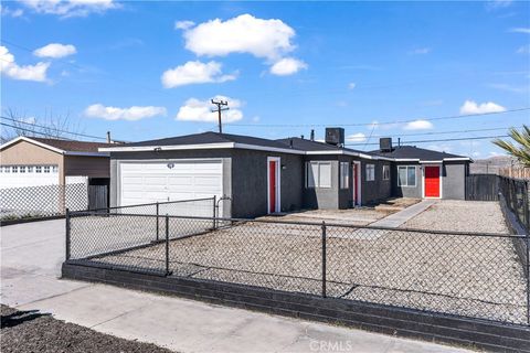 Photo of 813 E Fredricks Street, Barstow, CA 92311 (MLS # TR26044337)