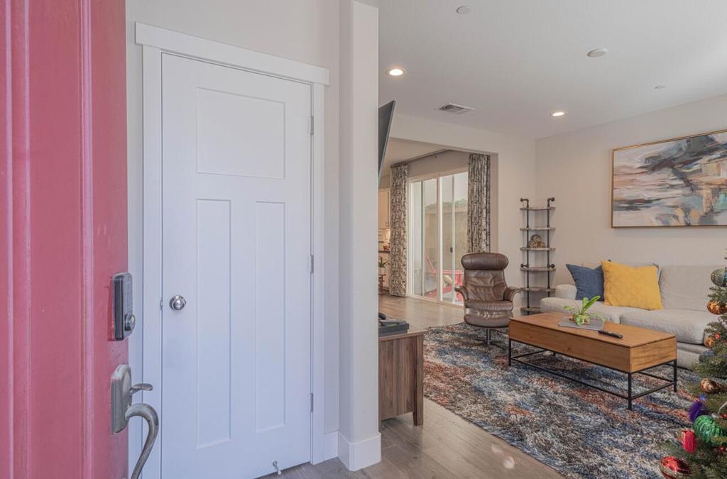 Properties 2 19130 Fallingwater Lane