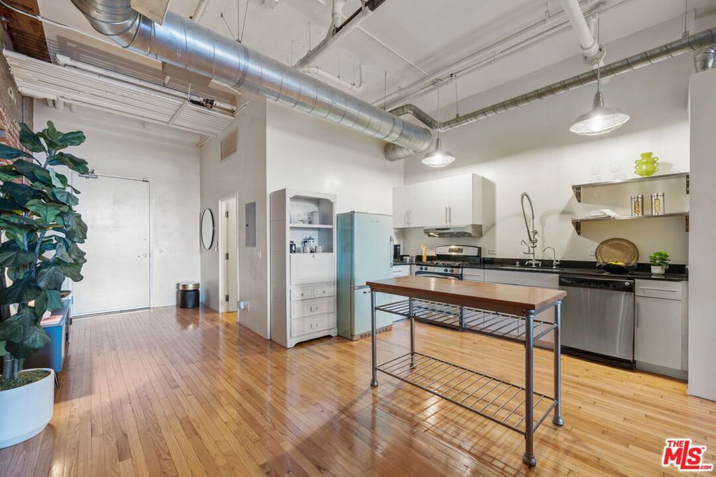 Photo of 500 Molino Street #208, Los Angeles, CA 90013 (MLS # 26660423)