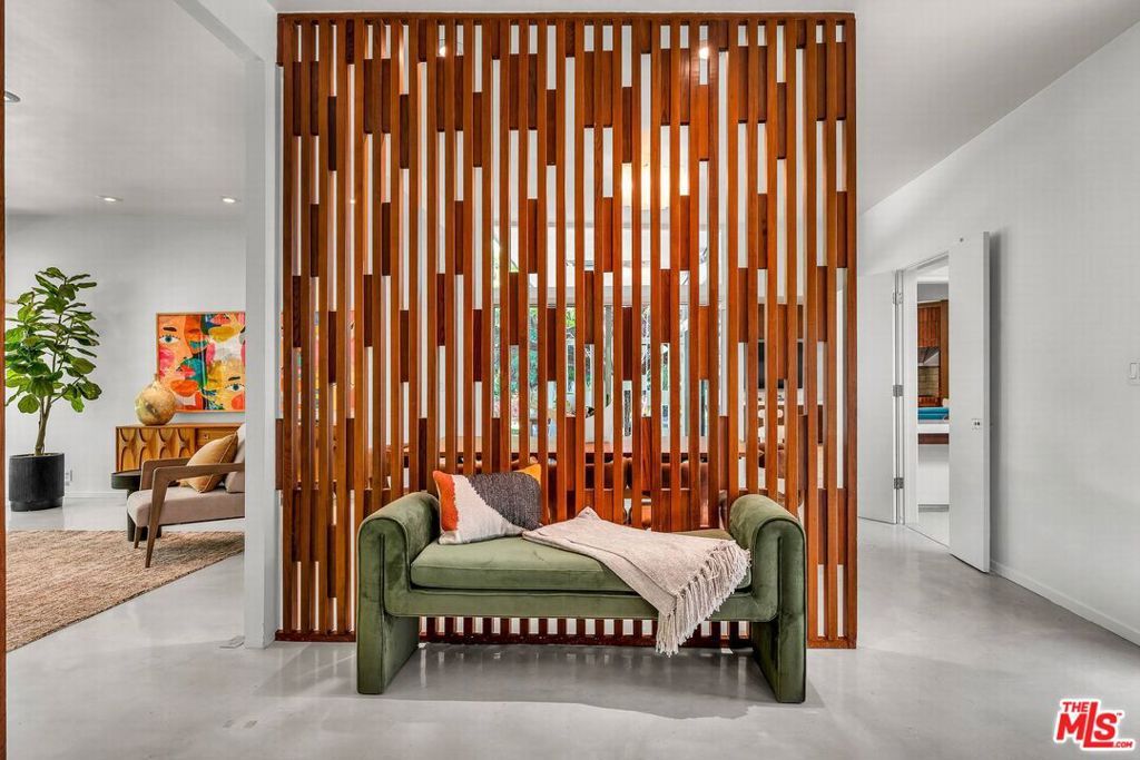 Photo of 3700 Hayvenhurst Avenue, Encino, CA 91436 (MLS # 26646853)