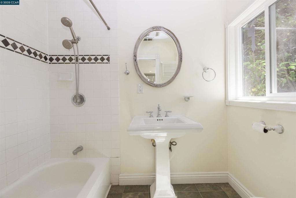 POETSCOER - Residential Lease