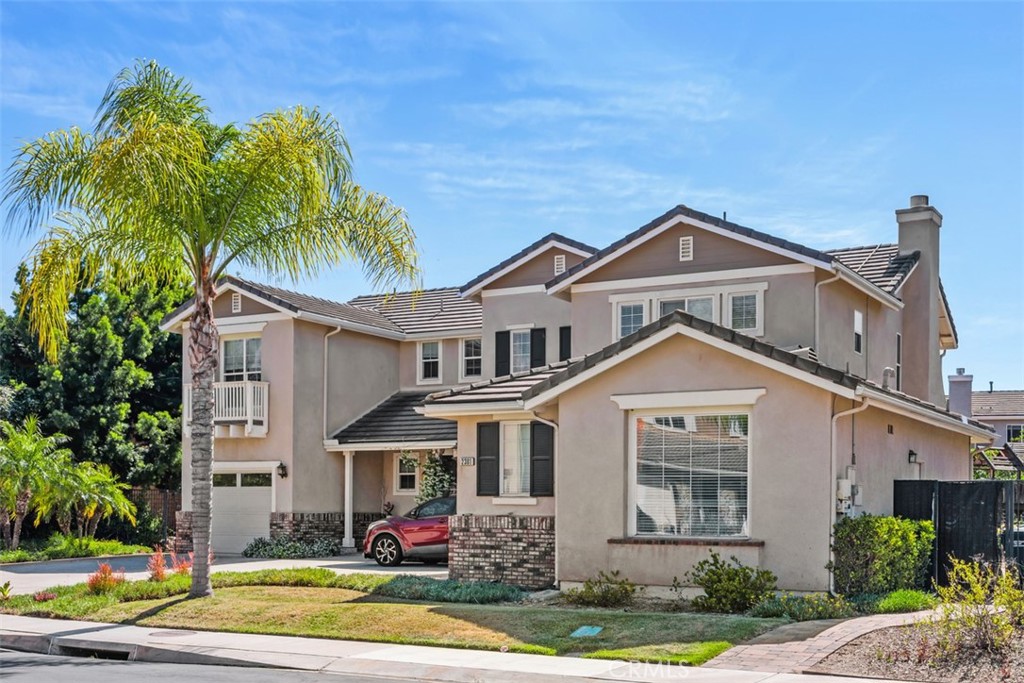 2381 Douglaston Glen