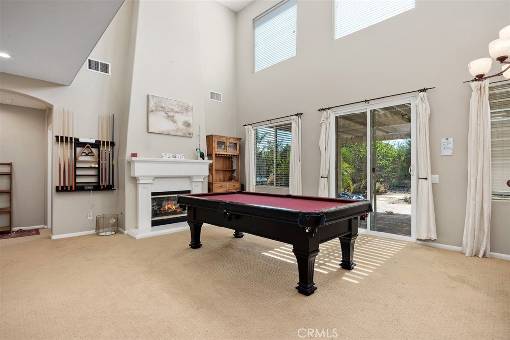 2381 Douglaston Glen