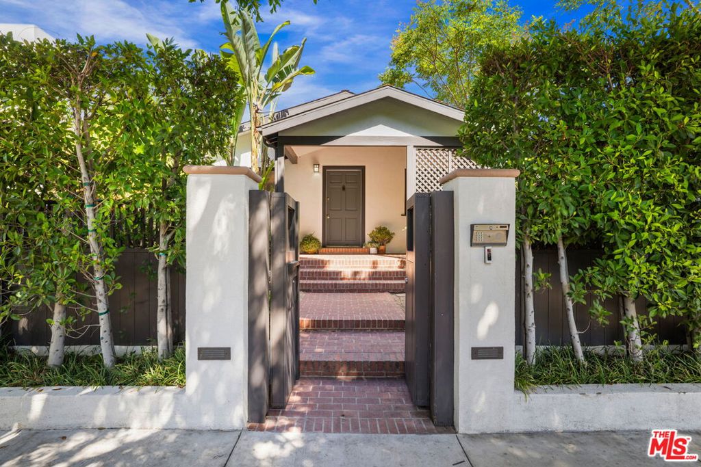 Photo of 428 Norwich Drive, West Hollywood, CA 90048 (MLS # 26969373)