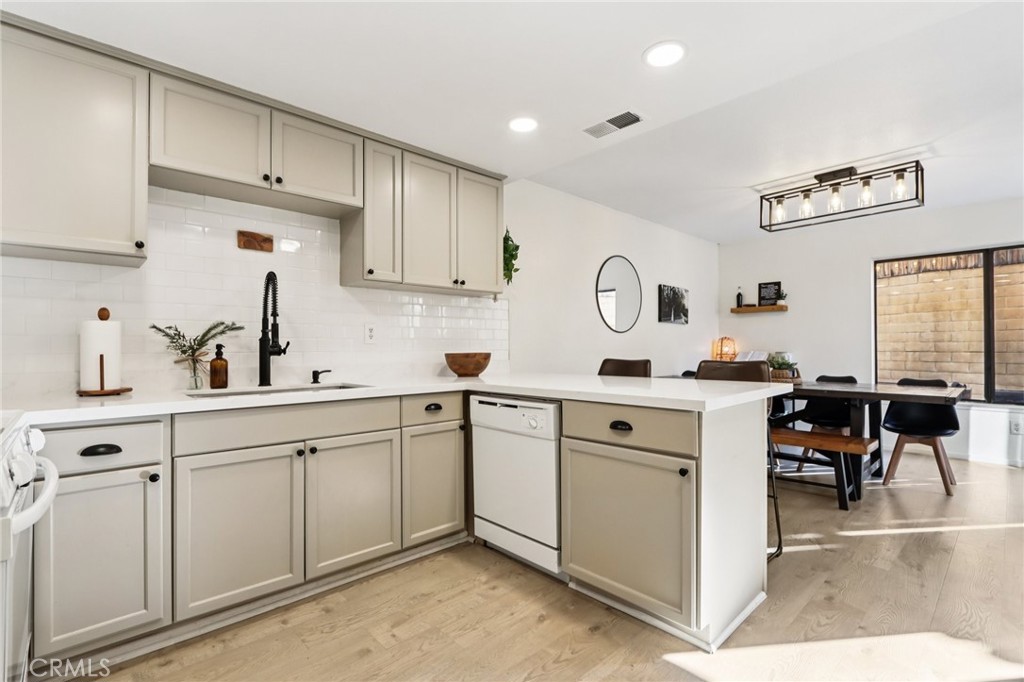 5050 Canyon Crest Drive 22