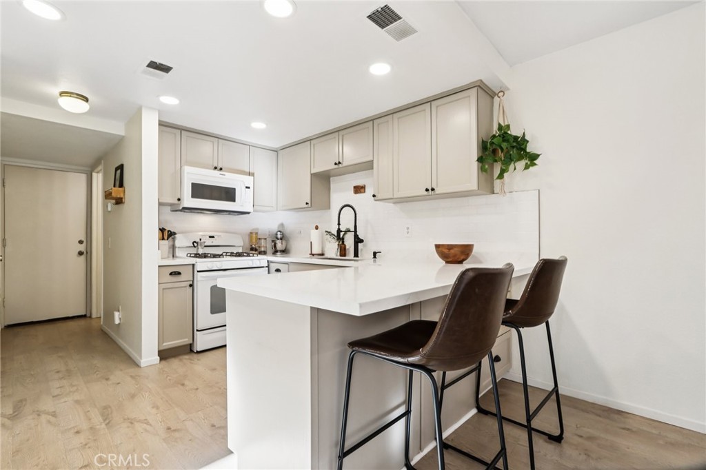 5050 Canyon Crest Drive 22