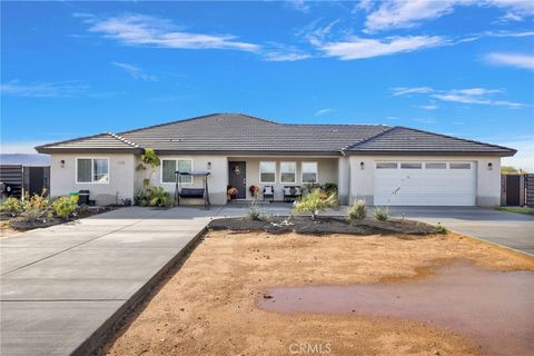 Photo of 21533 Del Oro Road, Apple Valley, CA 92307 (MLS # HD25265193)