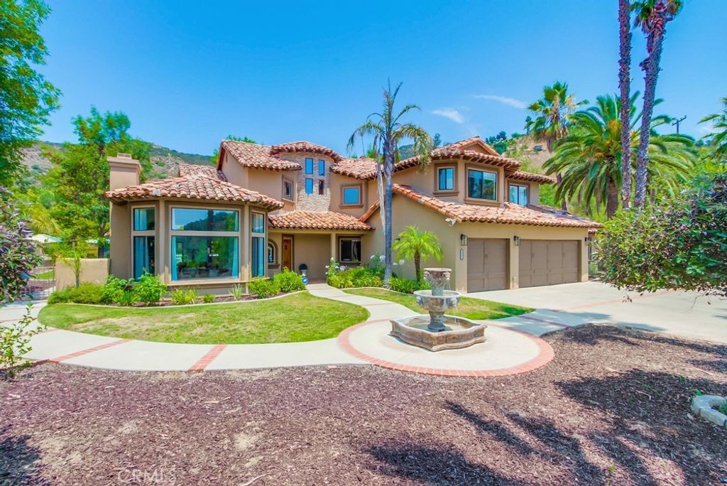 Photo of 11379 Reidy Canyon Pl, Escondido, CA 92026 (MLS # SW26057277)