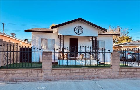 Photo of 12447 224th St, Hawaiian Gardens, CA 90716 (MLS # DW26082102)