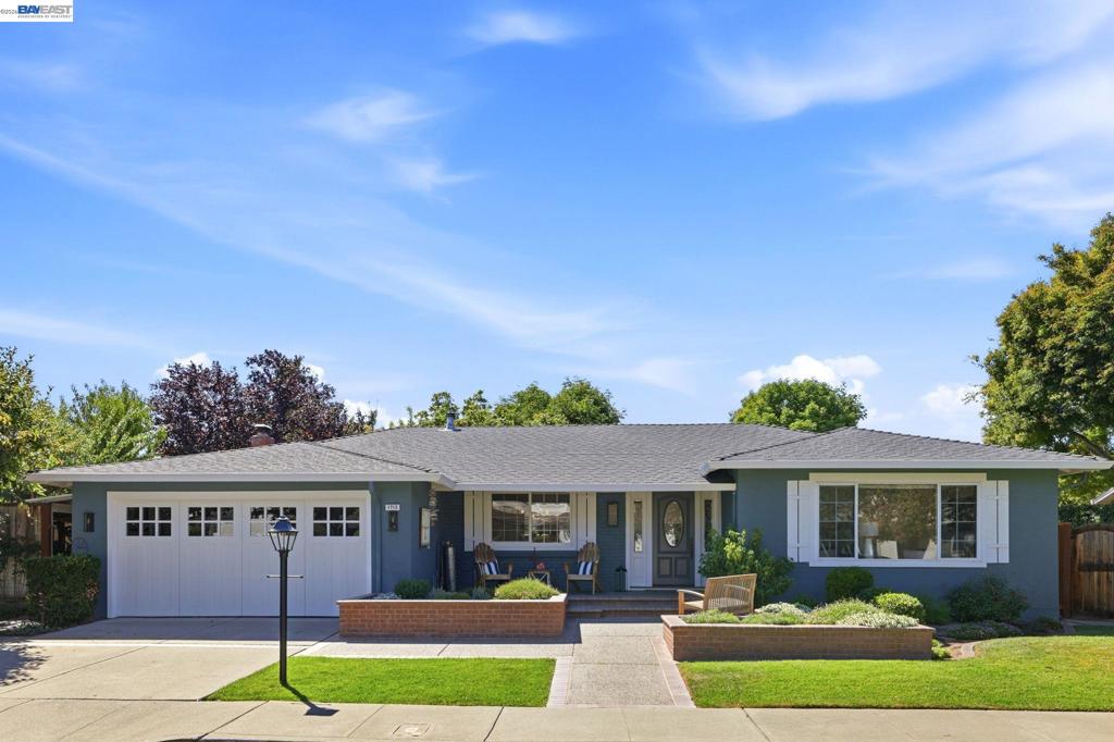 1712 Beachwood Way WAY