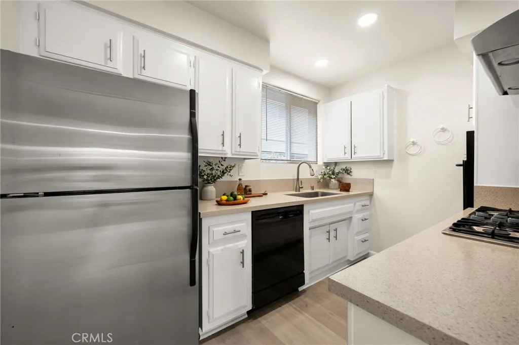 North Hollywood, California 91606, United States, 3 Bedrooms Bedrooms, ,3 BathroomsBathrooms,Residential,Active,243956