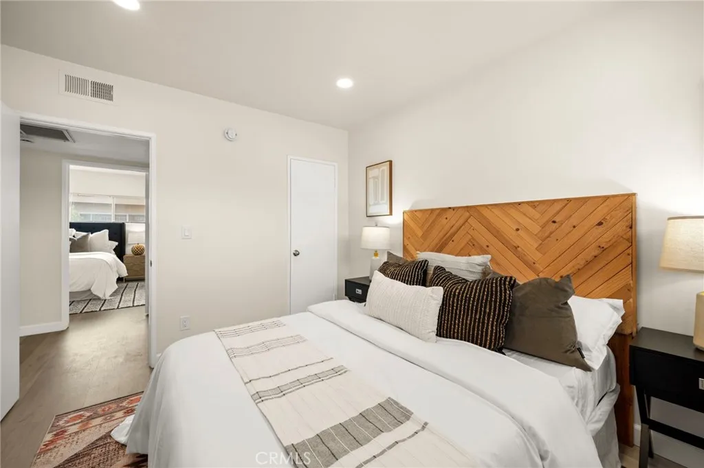 North Hollywood, California 91606, United States, 3 Bedrooms Bedrooms, ,3 BathroomsBathrooms,Residential,Active,243956