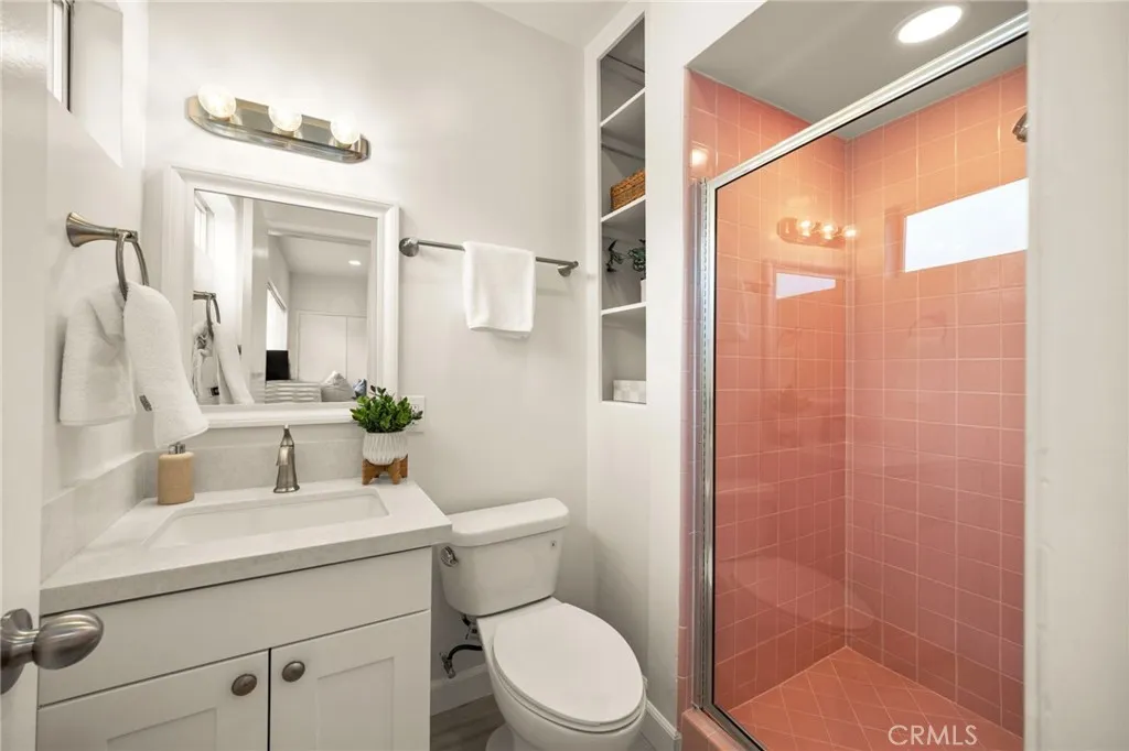 North Hollywood, California 91606, United States, 3 Bedrooms Bedrooms, ,3 BathroomsBathrooms,Residential,Active,243956