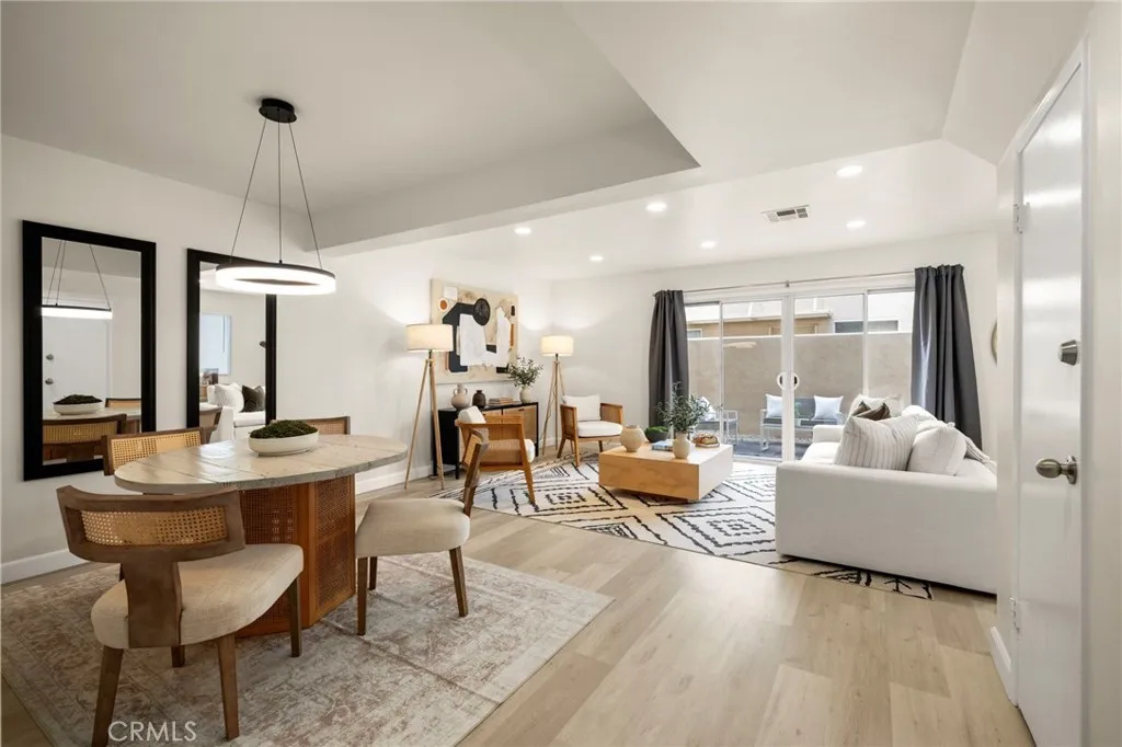 North Hollywood, California 91606, United States, 3 Bedrooms Bedrooms, ,3 BathroomsBathrooms,Residential,Active,243956