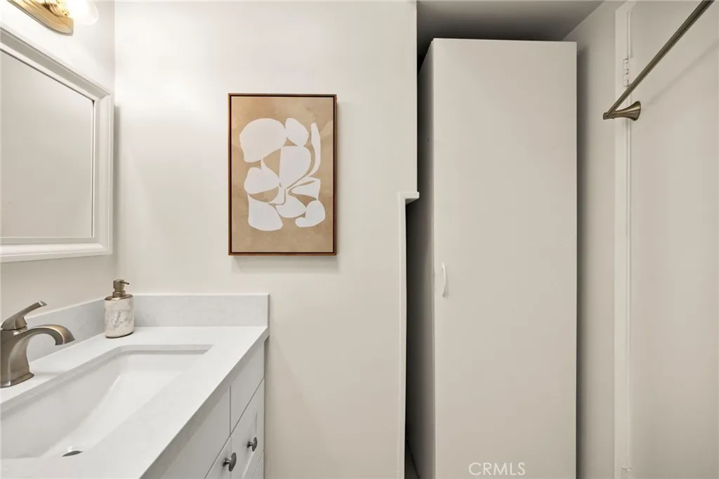 North Hollywood, California 91606, United States, 3 Bedrooms Bedrooms, ,3 BathroomsBathrooms,Residential,Active,243956