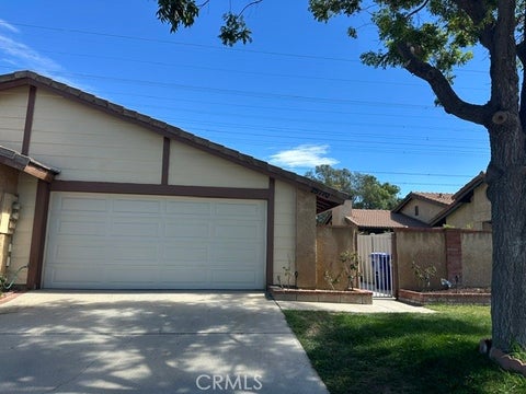Photo of 25770 Covala Court, Valencia, CA 91355 (MLS # SR26225473)