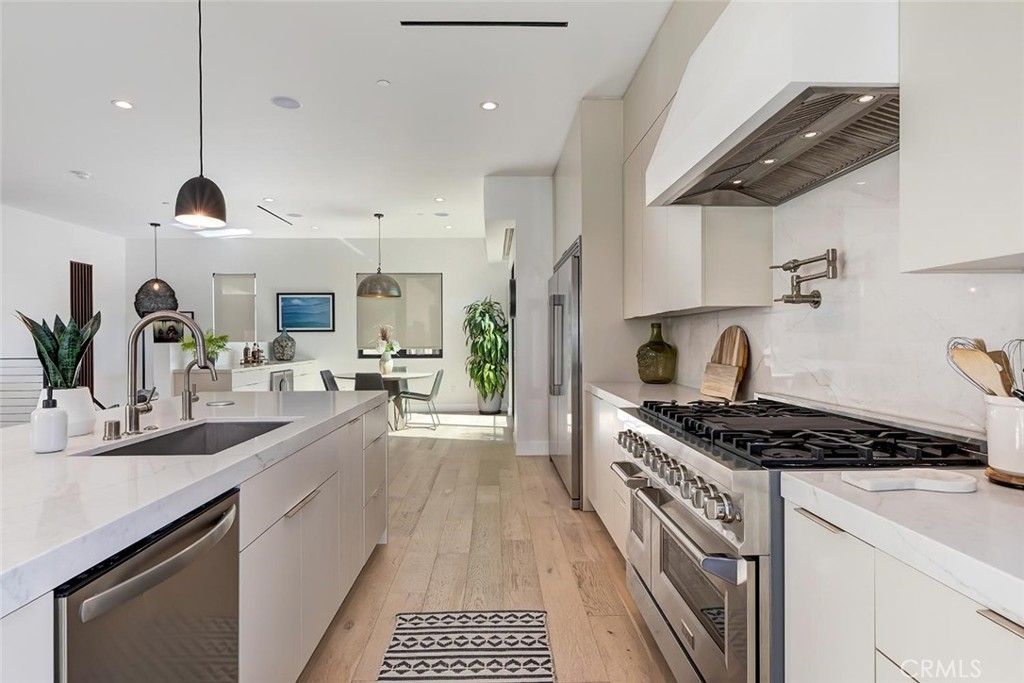 Photo of 622 1st, Hermosa Beach, CA 90254 (MLS # OC26018447)