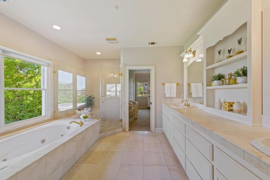 RUBY HILL - Residential