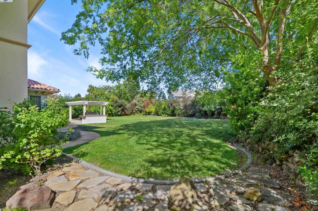 RUBY HILL - Residential