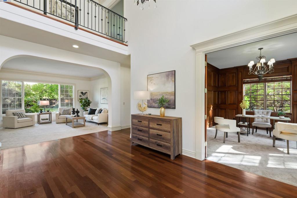 RUBY HILL - Residential