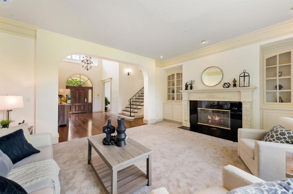 RUBY HILL - Residential