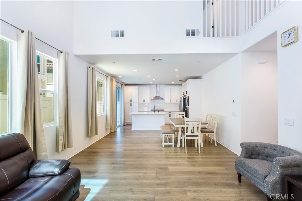 16586 strategy Place