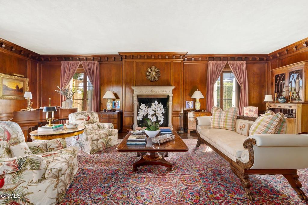 1290 Hillcrest Avenue