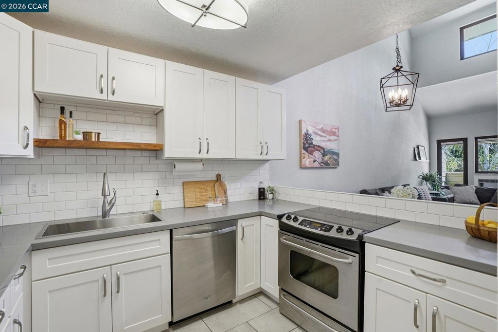 700 Suntree Ln 711
