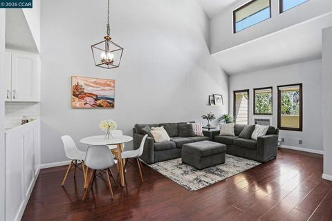 Photo of 700 Suntree Ln #711, Pleasant Hill, CA 94523 (MLS # 41137912)