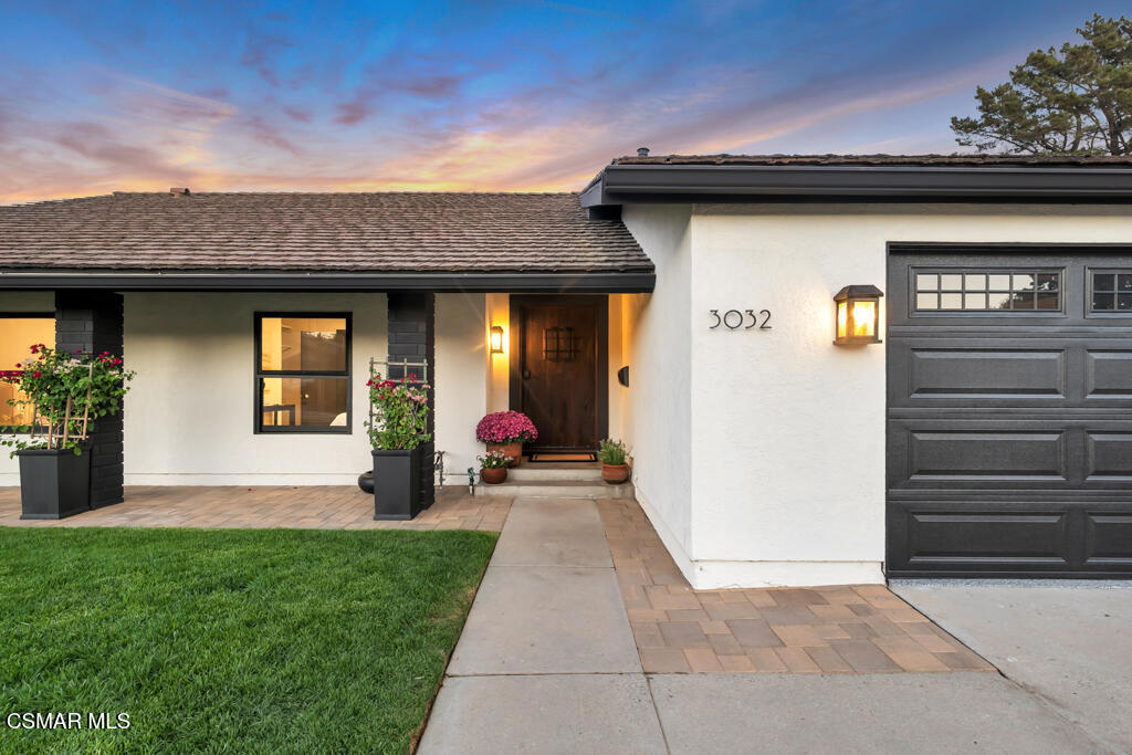 3032 E Black Hills Court