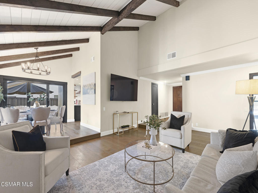 3032 E Black Hills Court