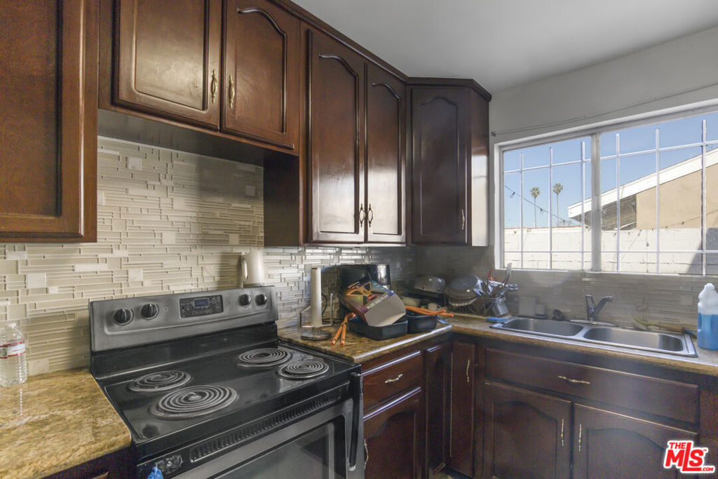 5447 Blackwelder Street