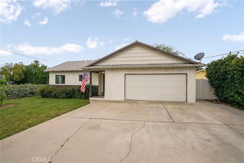 Photo of 17304 Kingsbury St, Granada Hills, CA 91344 (MLS # SR26086719)