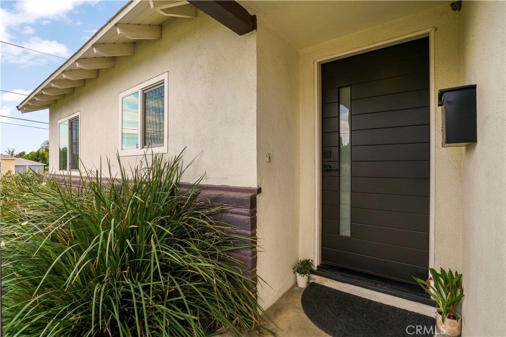 17304 Kingsbury