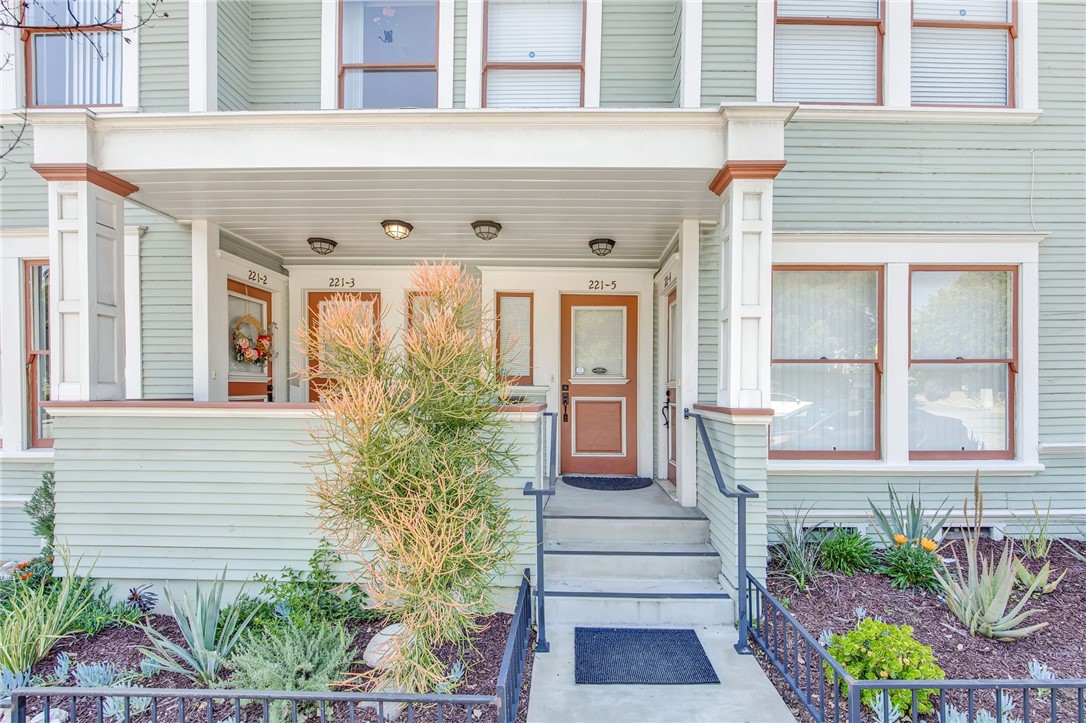 221 N Raymond Avenue